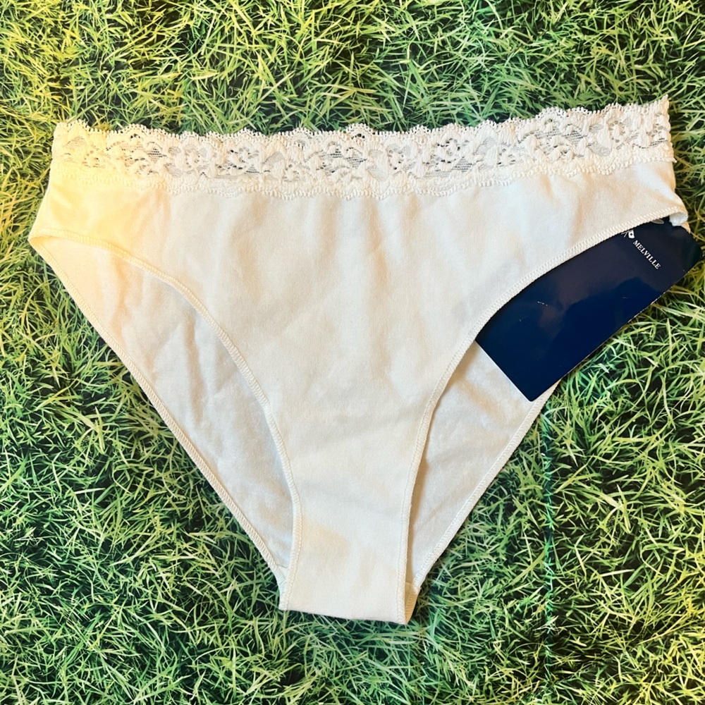 BRANDY MELVILLE WHITE PANTY